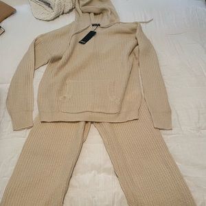 NEVER WORN- nasty gal beige lounge set